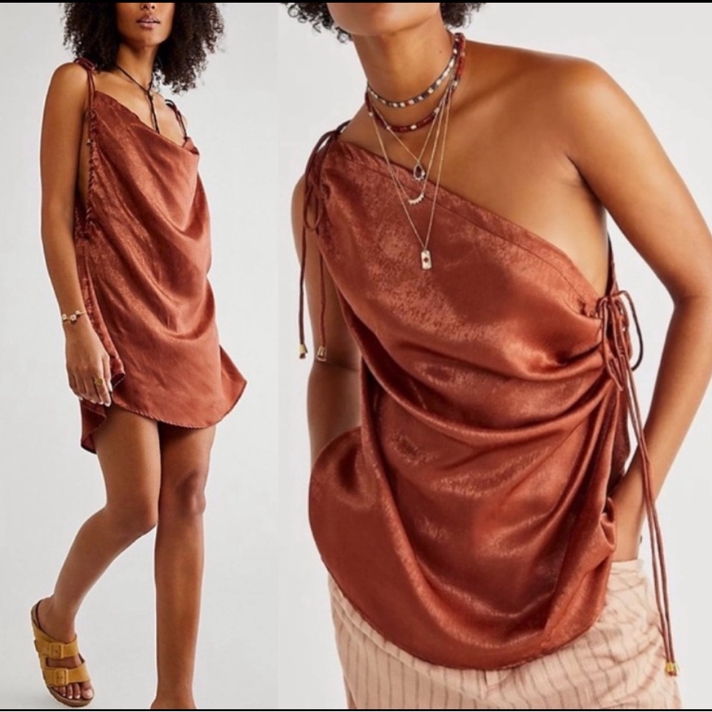 FREE PEOPLE- Hattie Silky Tunic
Tie String Strap Shoulder Mesa Sz M